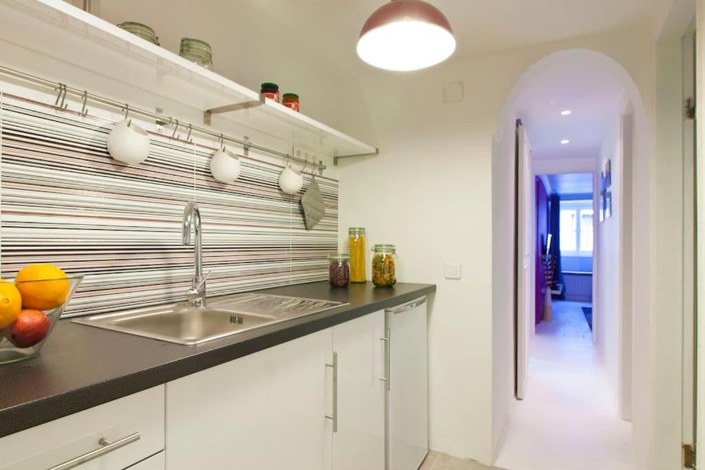 Lisbon Sant'Anna Apartments الغرفة الصورة